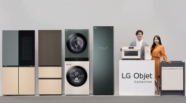 왼쪽부터 LG 오브제컬렉션 상냉장 하냉동 냉장고, 김치 냉장고, 워시타워, 스타일러, 광파오븐, 정수기, 식기세척기 제품 / LG전자
