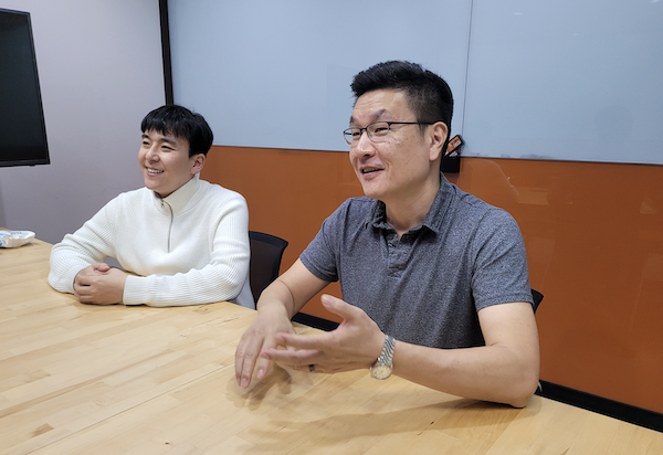 (왼쪽부터) 김종환 블로코 고문과 신재혁 블로코 글로벌 마케팅 이사/ DTT얼라이언스 제공