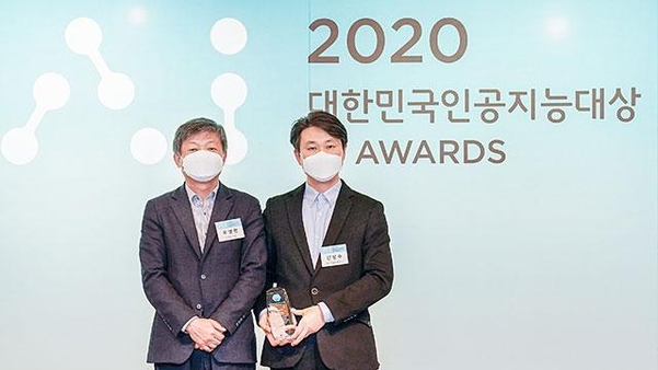 우병현 IT조선 대표(왼쪽)와 김성수 베스핀글로벌 CTO. /IT조선