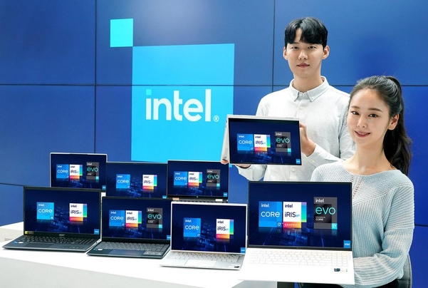 인텔이 ‘테크놀로지 오픈하우스 2020’ 행사를 개최하고 자사의 최신 11세대 코어 프로세서와 주요 특징, 이를 탑재한 노트북 신제품들을 소개했다. / 인텔