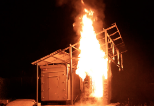 2019년 8월 30일 충남 예산군 광시면 미곡리에 있는 에너지저장장치(ESS)에서 발생한 화재 / 조선DB
