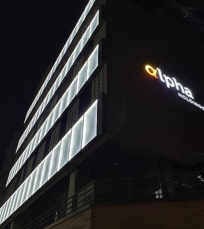 알파에너웍스 차세대 BIPV인 ‘CSW(Color Solar Wall)’를 적용한 알파홀딩스 서울 사옥 / 알파에너웍스