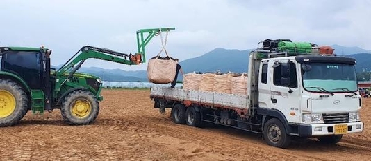 농심은 청년농부 지원 프로그램을 통해 수확한 수미감자 230톤을 구매했다. / 농심