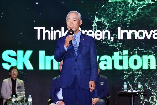 7월 개최한 SK이노베이션 스토리데이(Story Day)에서 SK이노베이션 김종훈 이사회 의장이 인사말을 하고 있다. / SK이노베이션