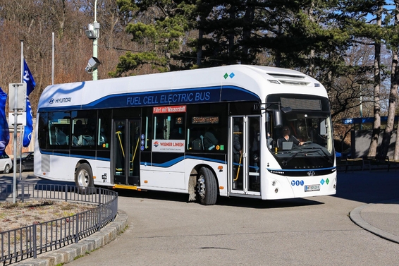 오스트리아 대중교통 기업 비너리엔에 공급돼 노선 투입된 현대자동차의 수소전기버스 / 현대자동차