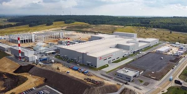 100% 친환경 전력이 도입된 SK아이이테크놀로지 폴란드 제1 공장 / SKIET