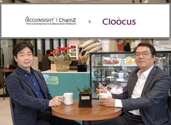이기열 SK C&C 디지털플랫폼총괄(왼쪽)과 홍성완 클루커스 대표 / SK C&C