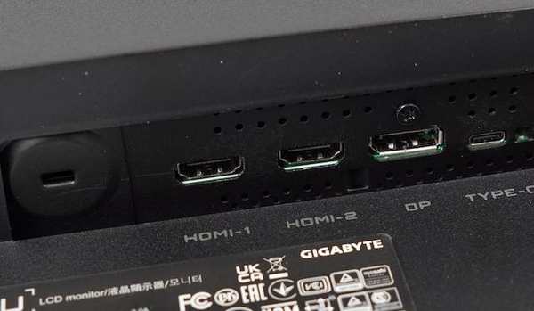2개의 HDMI 포트 옆에는 디스플레이 포트가 위치했다. / IT조선 DB