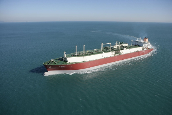 2009년 대우조선해양이 건조해 카타르에 인도한 초대형 액화천연가스 운반선 / 대우조선해양