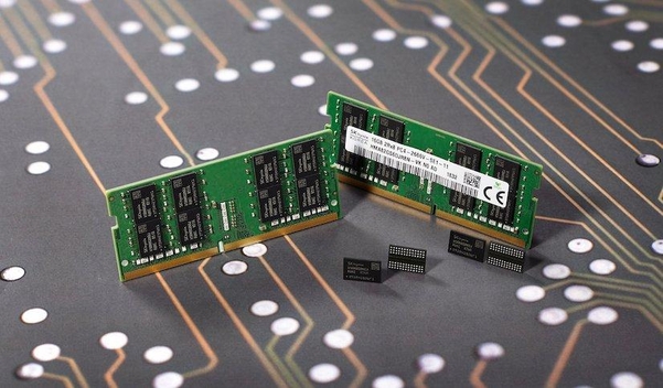 SK하이닉스 2세대 10나노급1y DDR4 D램 / SK하이닉스