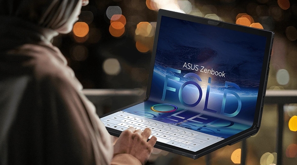 인텔-에이수스 공동 엔지니어링을 통해 개발된 폴더블 노트북 ‘젠북 17 폴드 OLED’ / 인텔