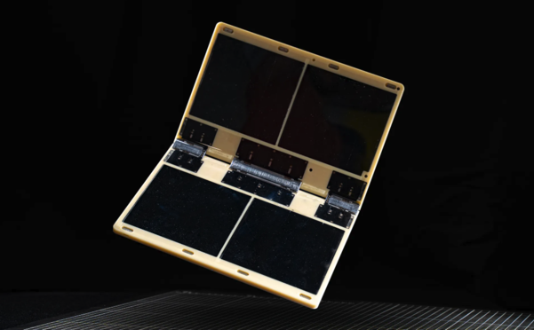 ‘젠북 17 폴드 OLED’ 개발 중 이미지 / 에이수스