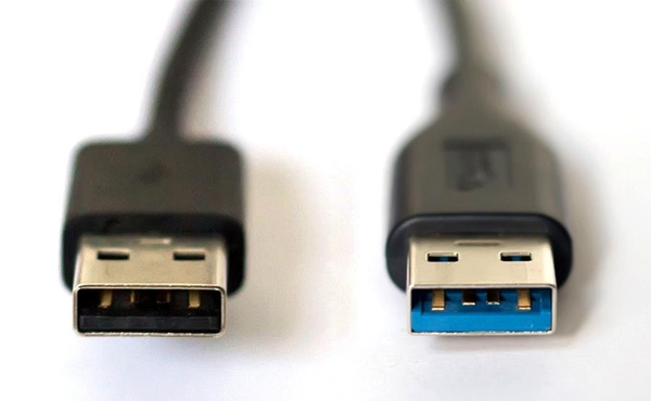 (왼쪽부터) USB 2.0과 USB 3.0 이미지 / jmto-earbuds.com