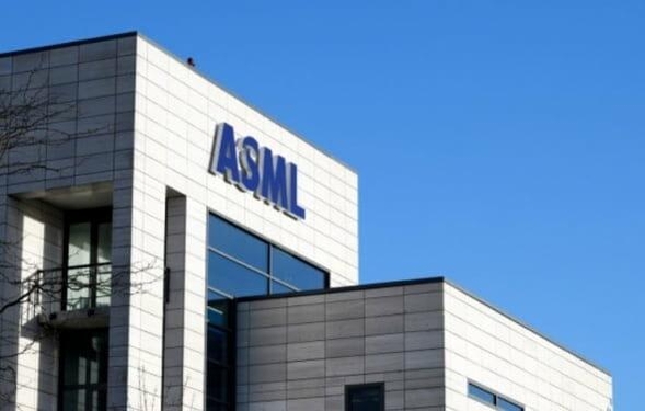 네덜란드에 있는 ASML 본사 / ASML