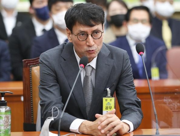 홍은택 카카오 대표가 지난해 10월 국정감사에 증인으로 출석해 의원 질의에 답하고 있다. / 뉴스1