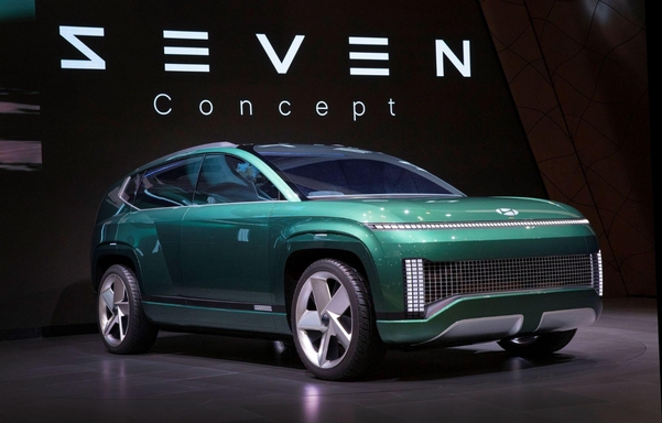 현대자동차 전기 스포츠유틸리티차량(SUV) 콘셉트카 ‘세븐’이 2021년 11월 LA오토쇼에서 공개됐다. / 현대자동차