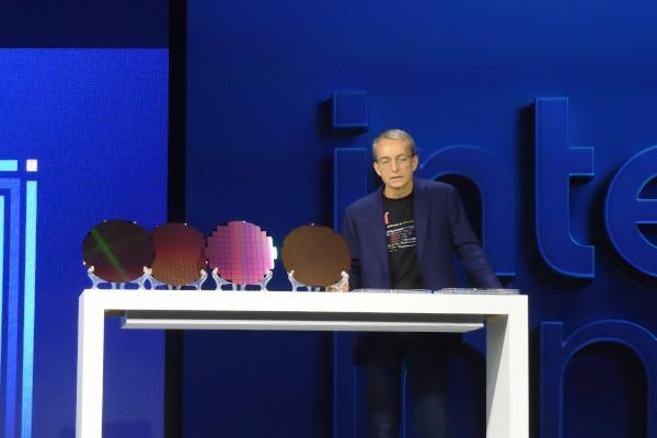 인텔은 ‘4년 내 5개 공정’ 계획이 순조롭게 진행 중이라고 발표했다. / 권용만 기자