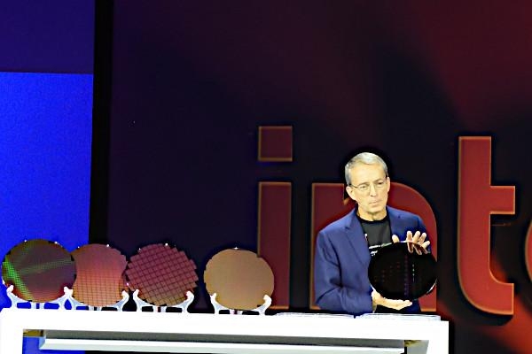 웨이퍼 하나에서 2만4000개의 ‘터널 폴스’ 디바이스가 생산된다. / 권용만 기자