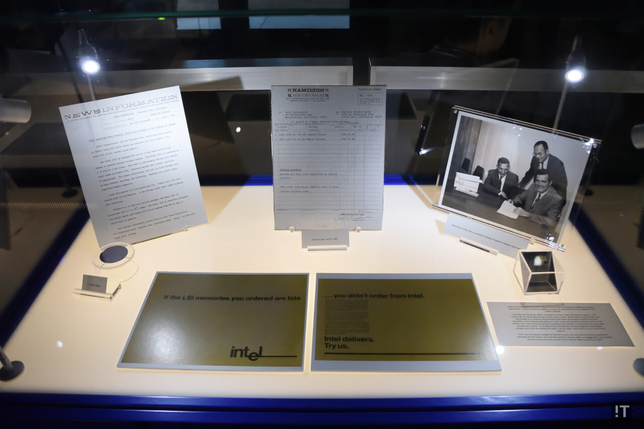 역사적인 첫 제품의 판매 계약서와 관련 보도자료 / 권용만 기자