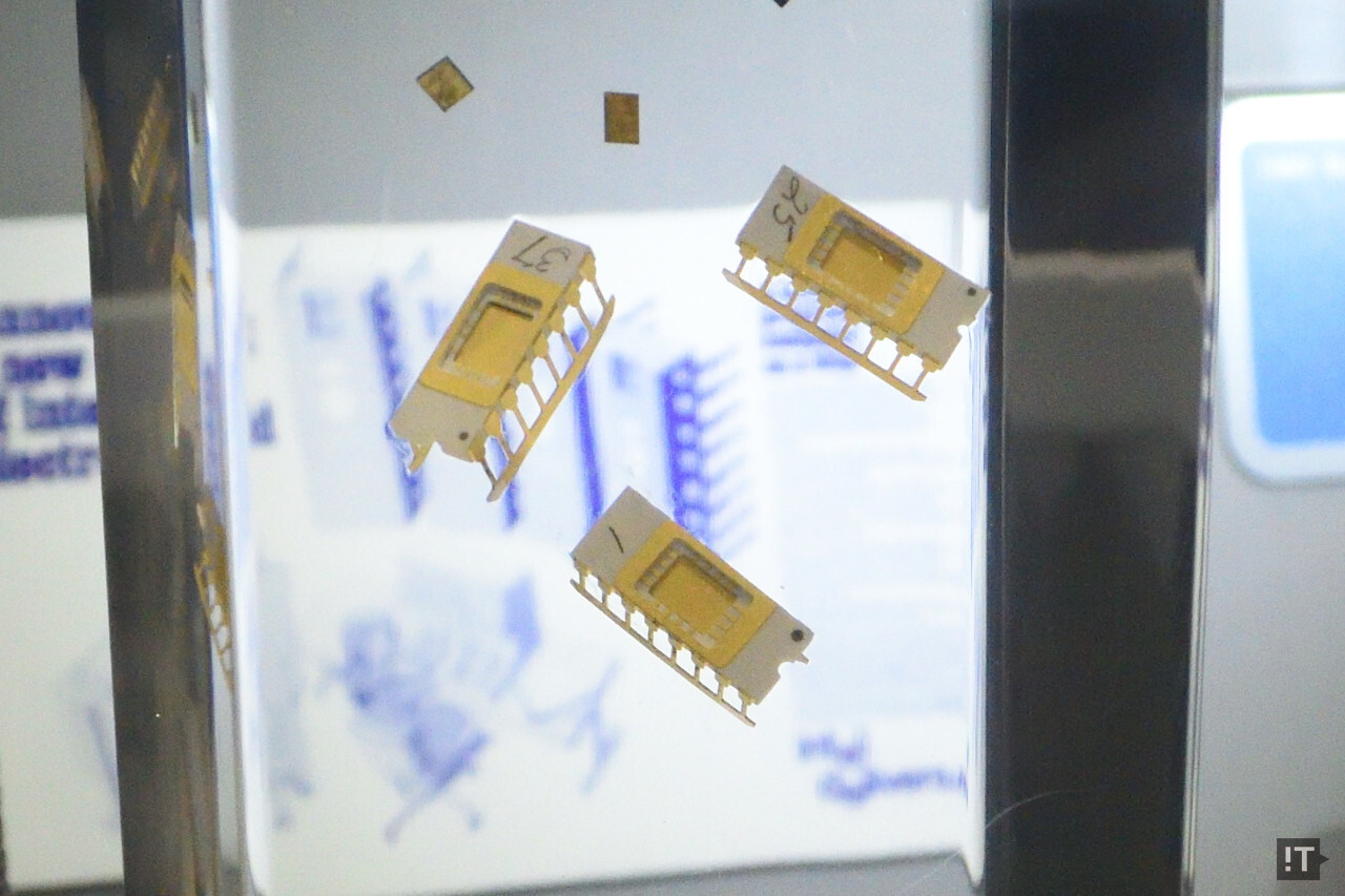 비지컴의 계산기에 사용된 ‘4004’ / 권용만 기자