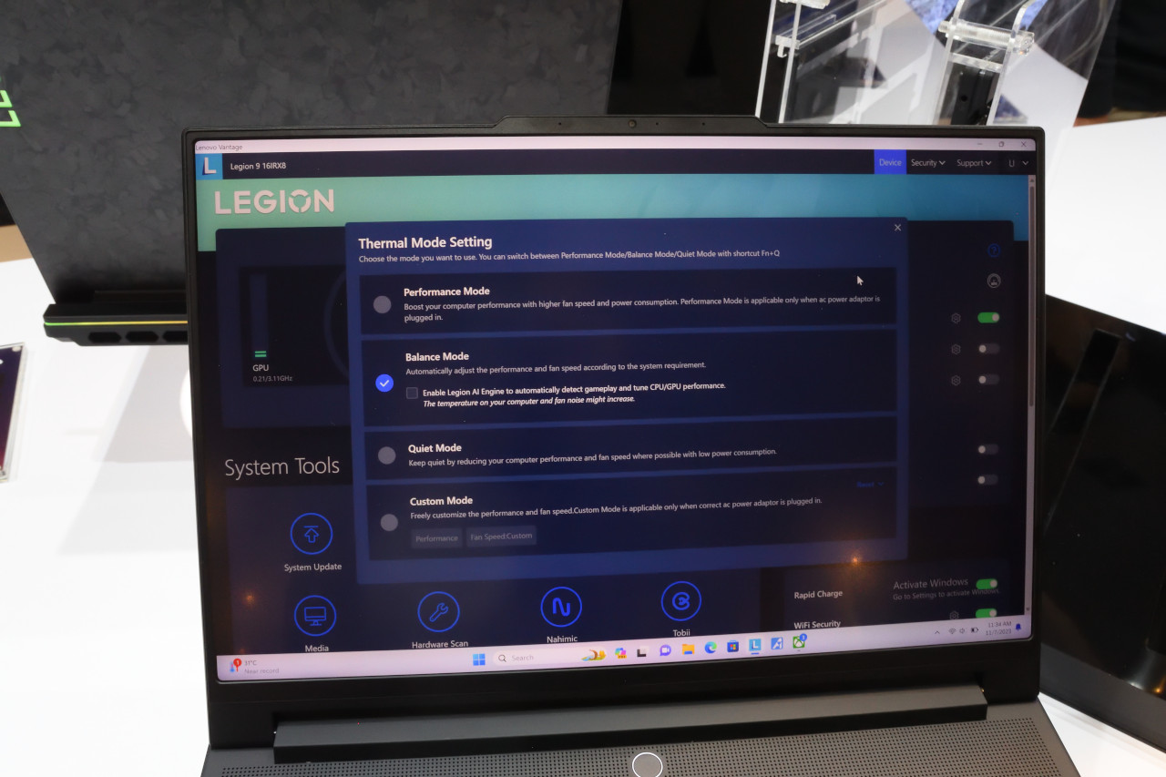 내장된 LA-2 AI 칩이 실시간으로 CPU, GPU 성능을 최적화한다 / 싱가포르=권용만 기자