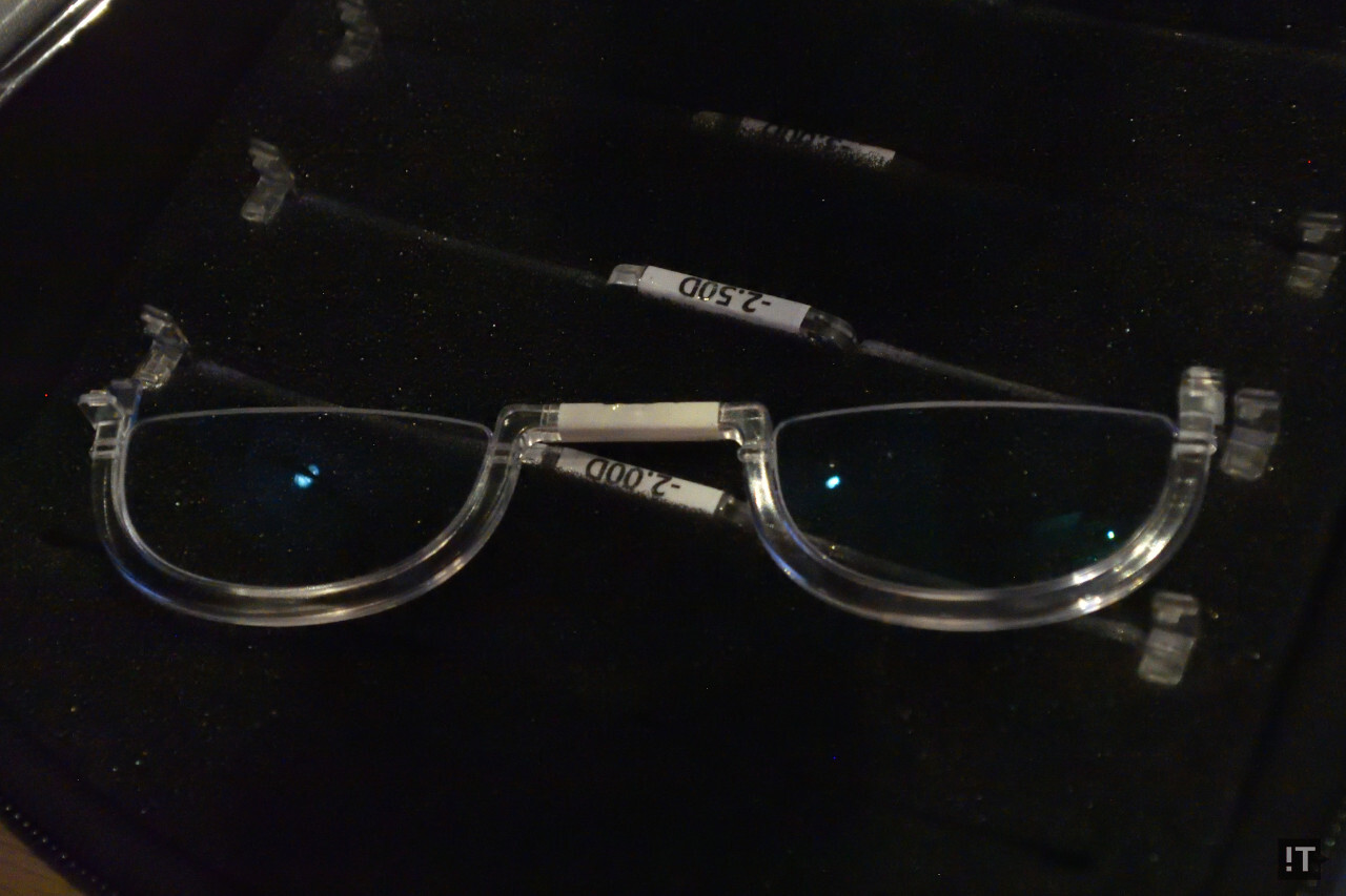 제품 사용을 위해서는 자신의 눈에 맞춘 렌즈 구성이 꼭 필요하다 / 싱가포르=권용만 기자