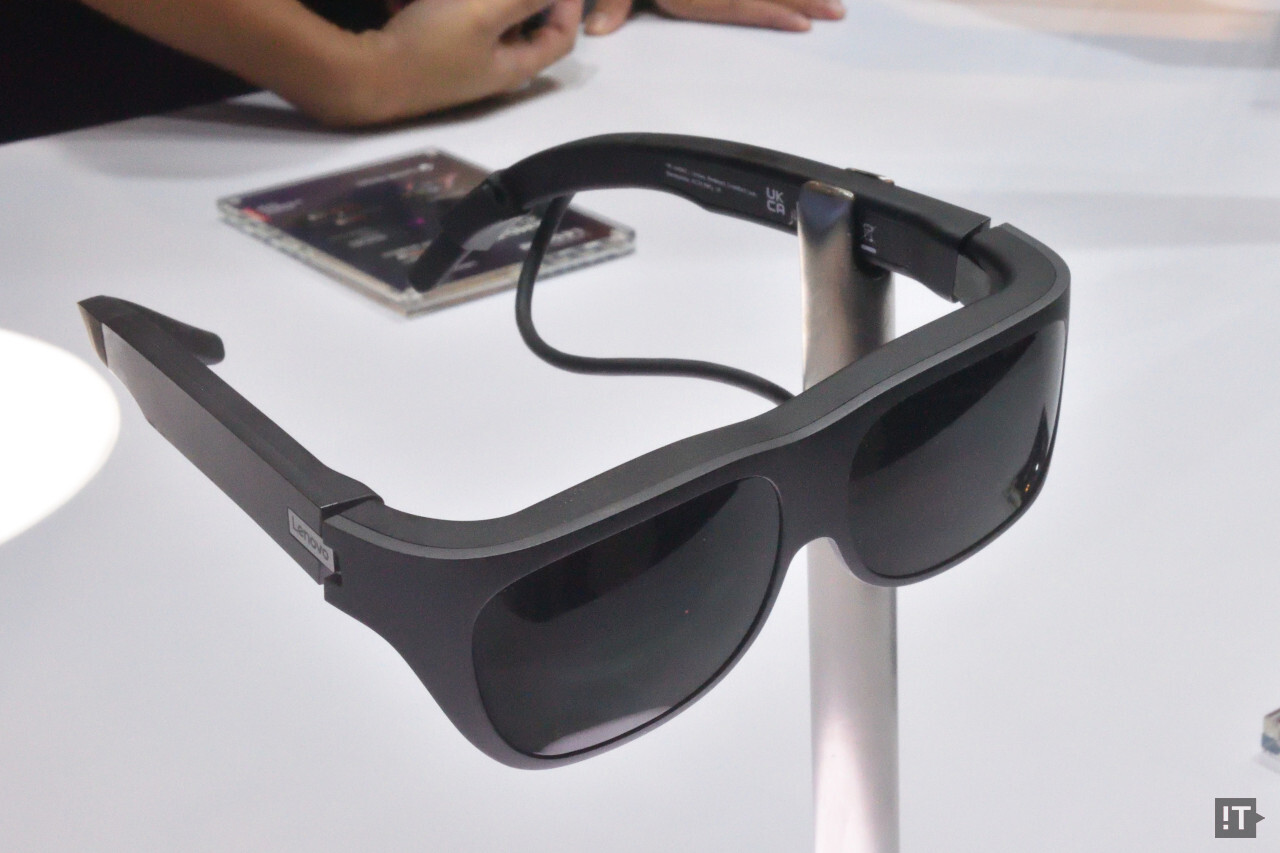 최소한의 구성으로 최대한의 경량화를 추구한 리전 글래스의 외관 / 싱가포르=권용만 기자