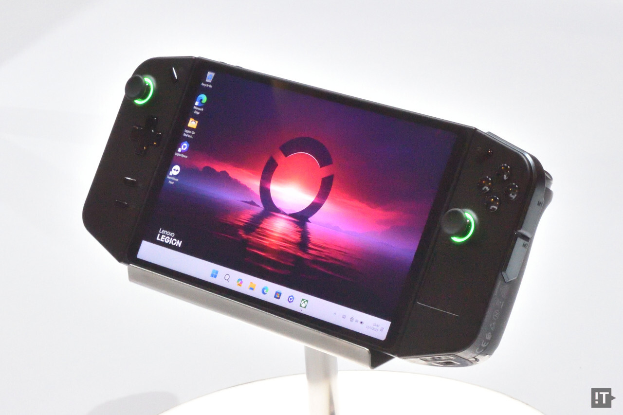 핸드헬드라 부르기 아슬아슬한 수준까지 크기를 키운 레노버 '리전 고' / 싱가포르=권용만 기자