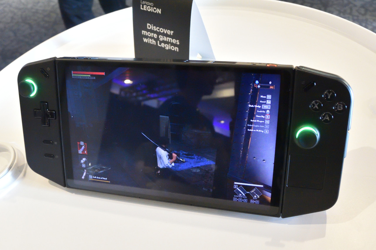 익숙한 최신 PC게임들을 언제나 손 안에서 즐길 수 있는 '리전 고' / 권용만 기자