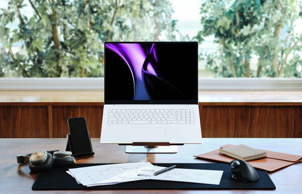 최신 AI CPU를 탑재한 LG 그램 17형(모델명: 17Z90S-G.AAOWK) / LG전자