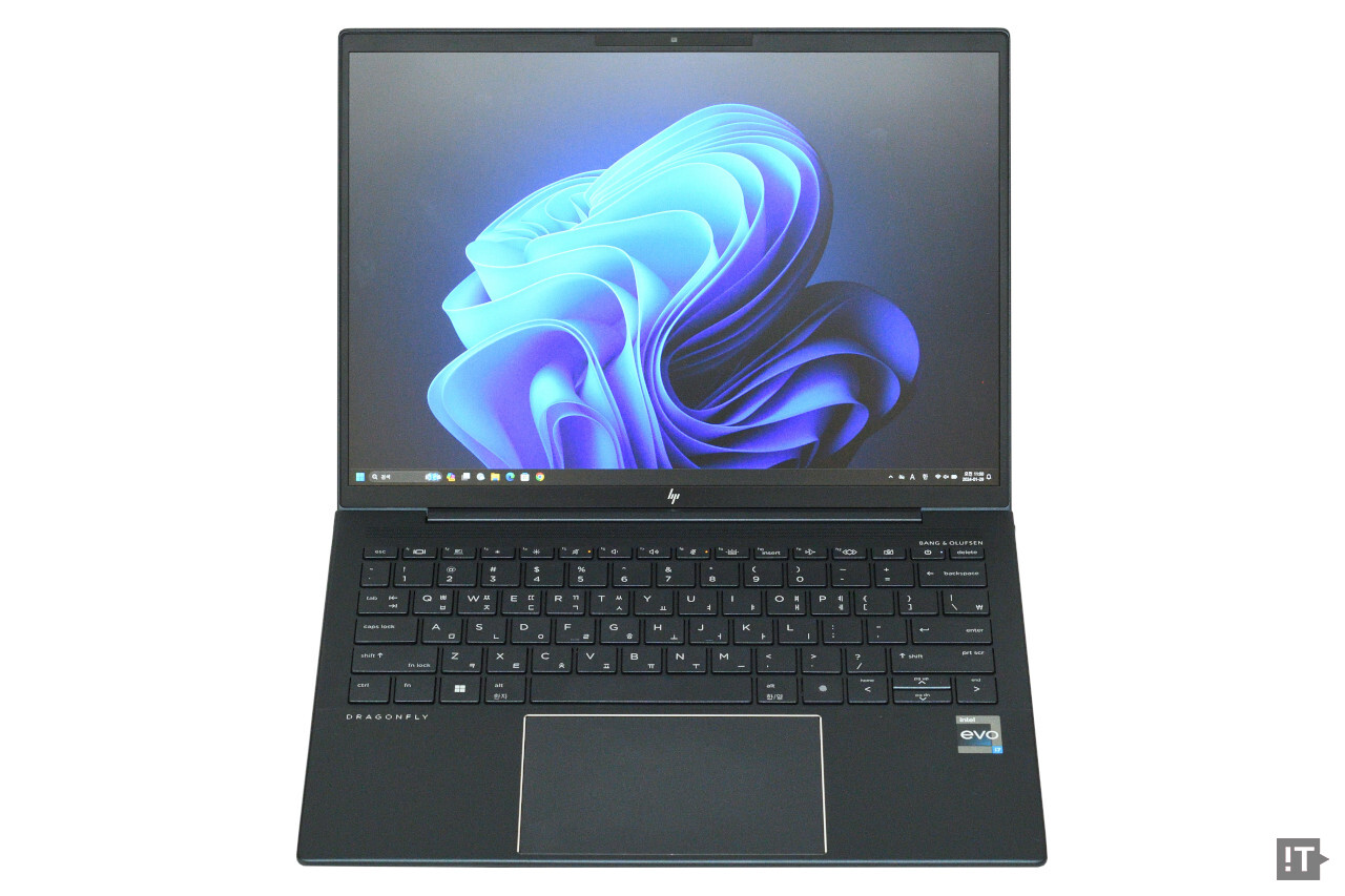 키보드 구성은 여타 ‘엘리트북’의 익숙한 배열을 기반으로 조금 변형이 있다. / 권용만 기자