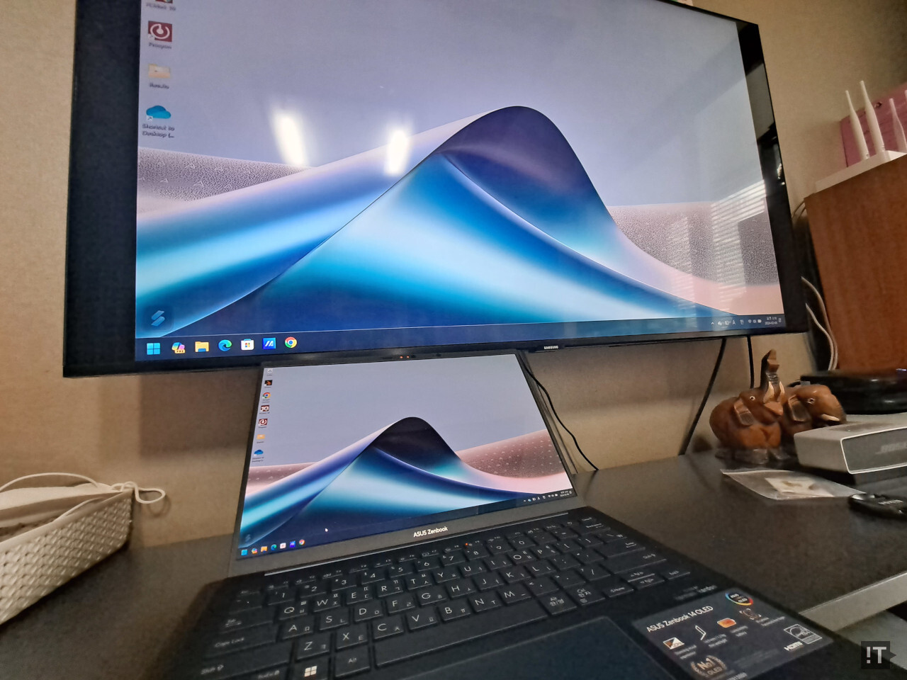 대형 TV로의 연결도 이제 무선으로 쉽게 하는 시대다. / 권용만 기자