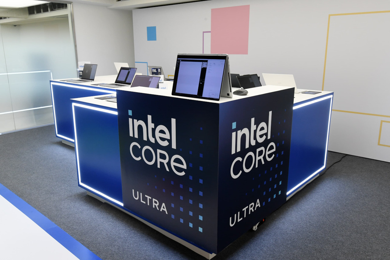 최신 노트북으로 생성형 AI 기술을 체험할 수 있는 공간이 마련됐다. / 인텔
