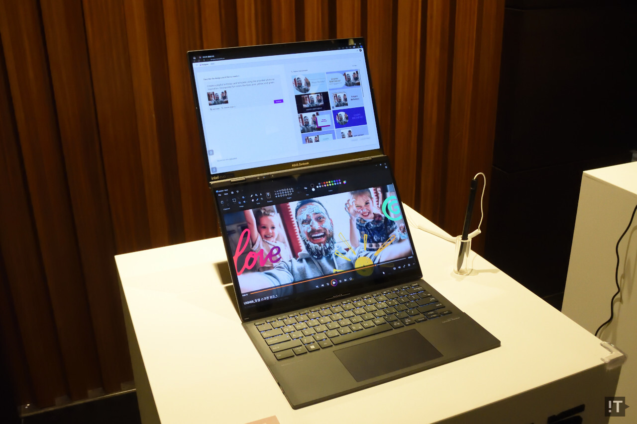 듀얼 OLED 터치스크린을 탑재한 에이수스 ‘젠북 듀오’ / 권용만 기자