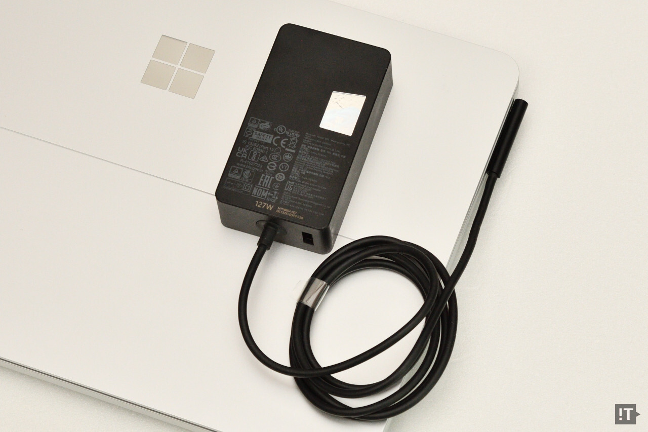 USB-PD 충전도 가능하지만 기본 충전은 ‘서피스 커넥트’다 / 권용만 기자