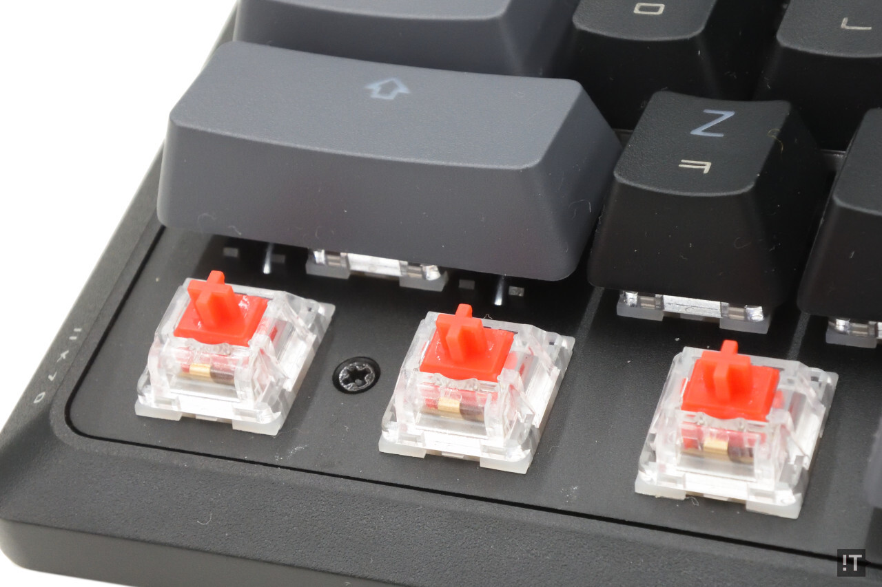 커세어의 MLX 적축 스위치는 사전 윤활 처리된 매끄러운 움직임이 인상적이다. / 권용만 기자