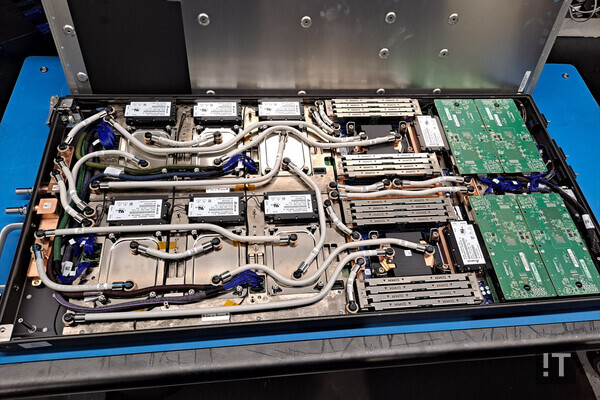 미국 아르곤 국립연구소에 도입된 ‘오로라’ 슈퍼컴퓨터의 개별 노드 / 권용만 기자
