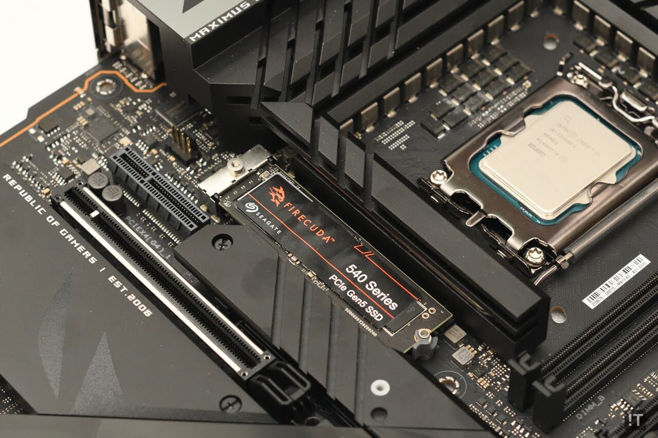 PCIe 5.0 지원은 성능이 올라간 만큼 비용도 높아졌다. / 권용만 기자