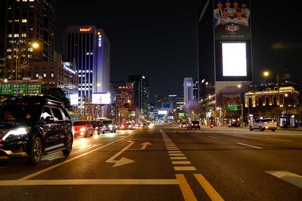 손떨림 보정 기능으로 야간 시 촬영에도 흔들림 없는 사진을 얻을 수 있다. / 조상록 기자