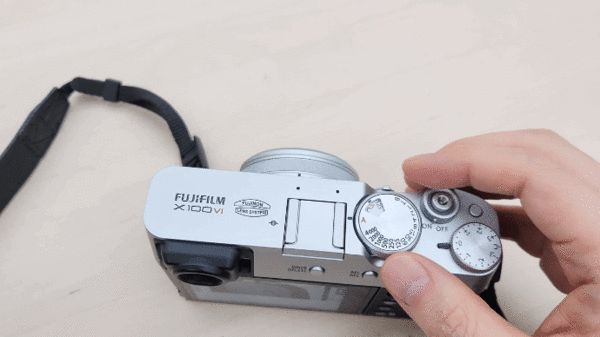 셔터스피드 다이얼을 들어올리면 곧바로 ISO를 설정할 수 있다. / 조상록 기자