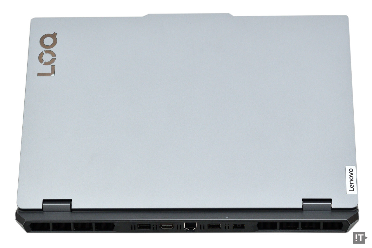 제품의 주요 확장 포트들은 후면 쪽에 주로 배치됐다. / 권용만 기자