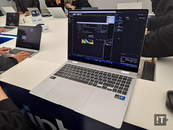 GIMP 스테이블 디퓨전 이미지 생성을 실행한 삼성 ‘갤럭시 북 4 프로 360’ / 권용만 기자