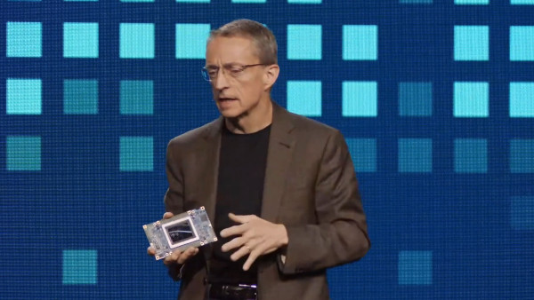 팻 겔싱어 CEO가 ‘가우디 3’ AI 가속기를 공식 발표했다. / 인텔 비전 기조연설 영상 갈무리