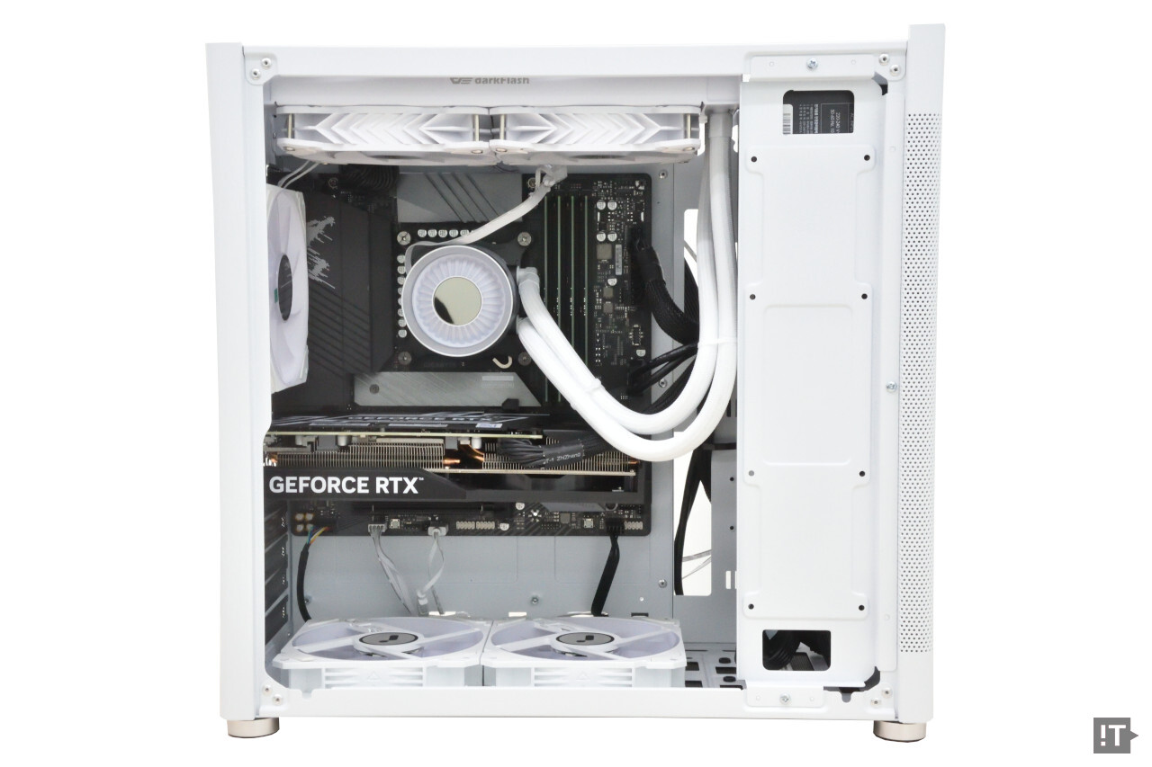 제품 내부의 공기 흐름은 정석적인 구성과 능동적 유도가 특징이다. / 권용만 기자