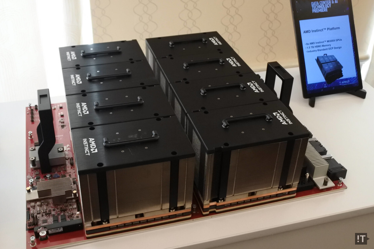 AMD 인스팅트 MI300X 8개 구성 플랫폼 / 권용만 기자