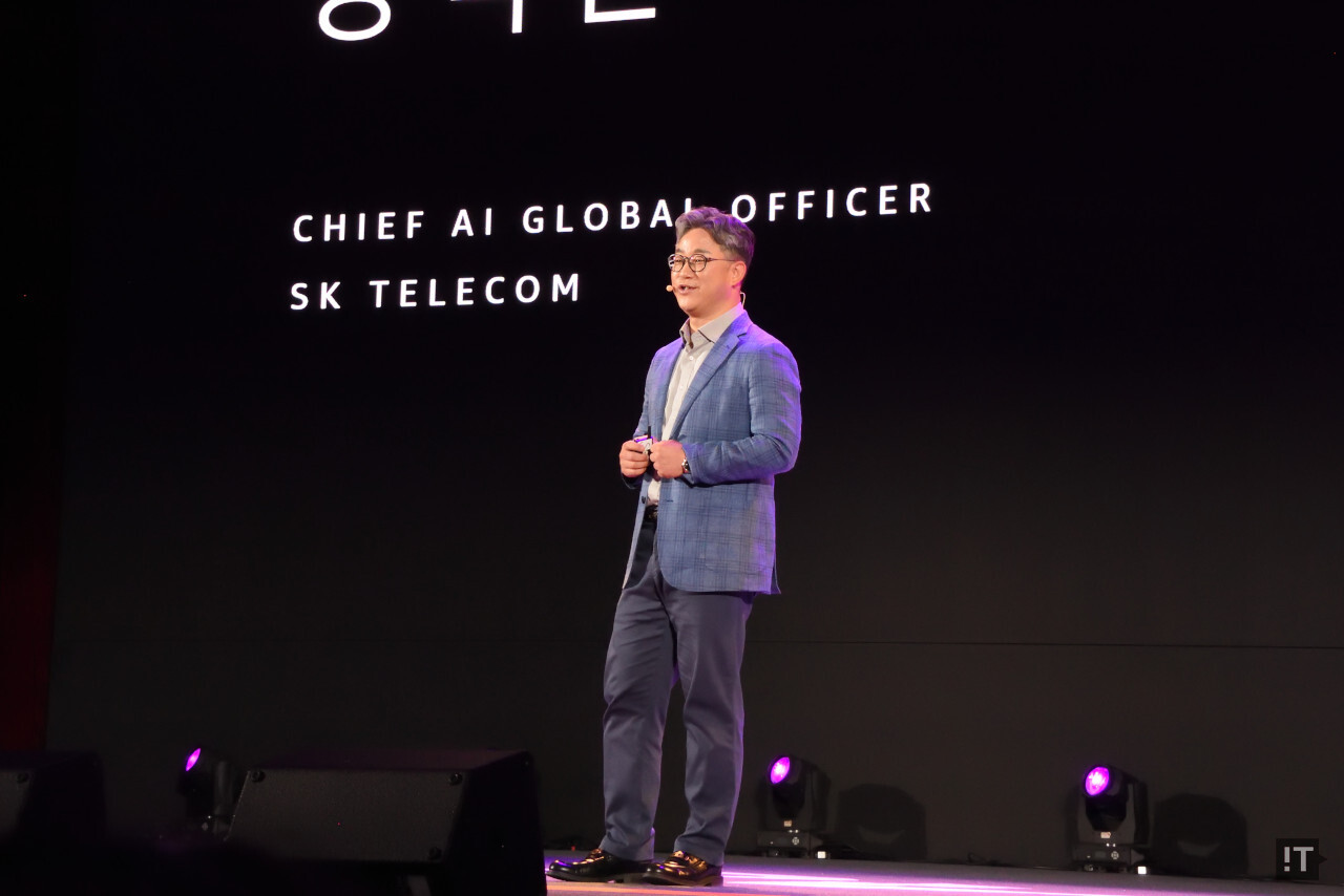 기조연설 무대에 오른 정석근 SK텔레콤 글로벌·AI테크 사업부장 / 권용만 기자