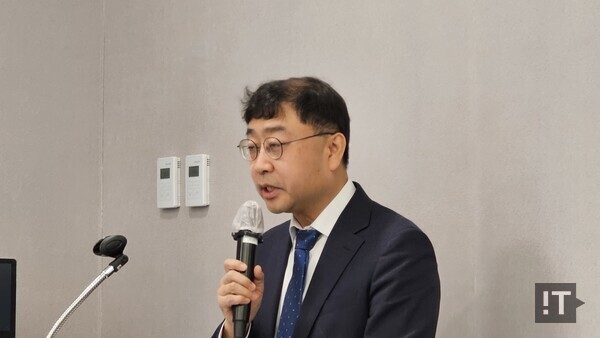 송상훈 과학기술정보통신부 정보통신정책실장이 17일 브리핑을 진행하고 있다. / 변인호 기자