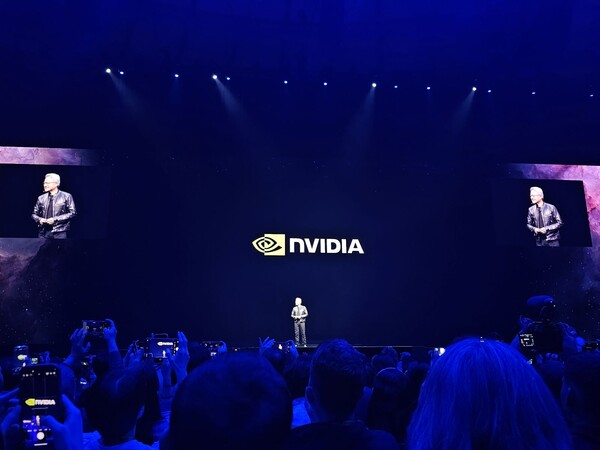엔비디아 젠슨 황 CEO가 국립 타이베이 대학교 스포츠센터에서 컴퓨텍스 2024 개막 전 기조연설을 하고 있다. / 타이베이=홍주연 기자