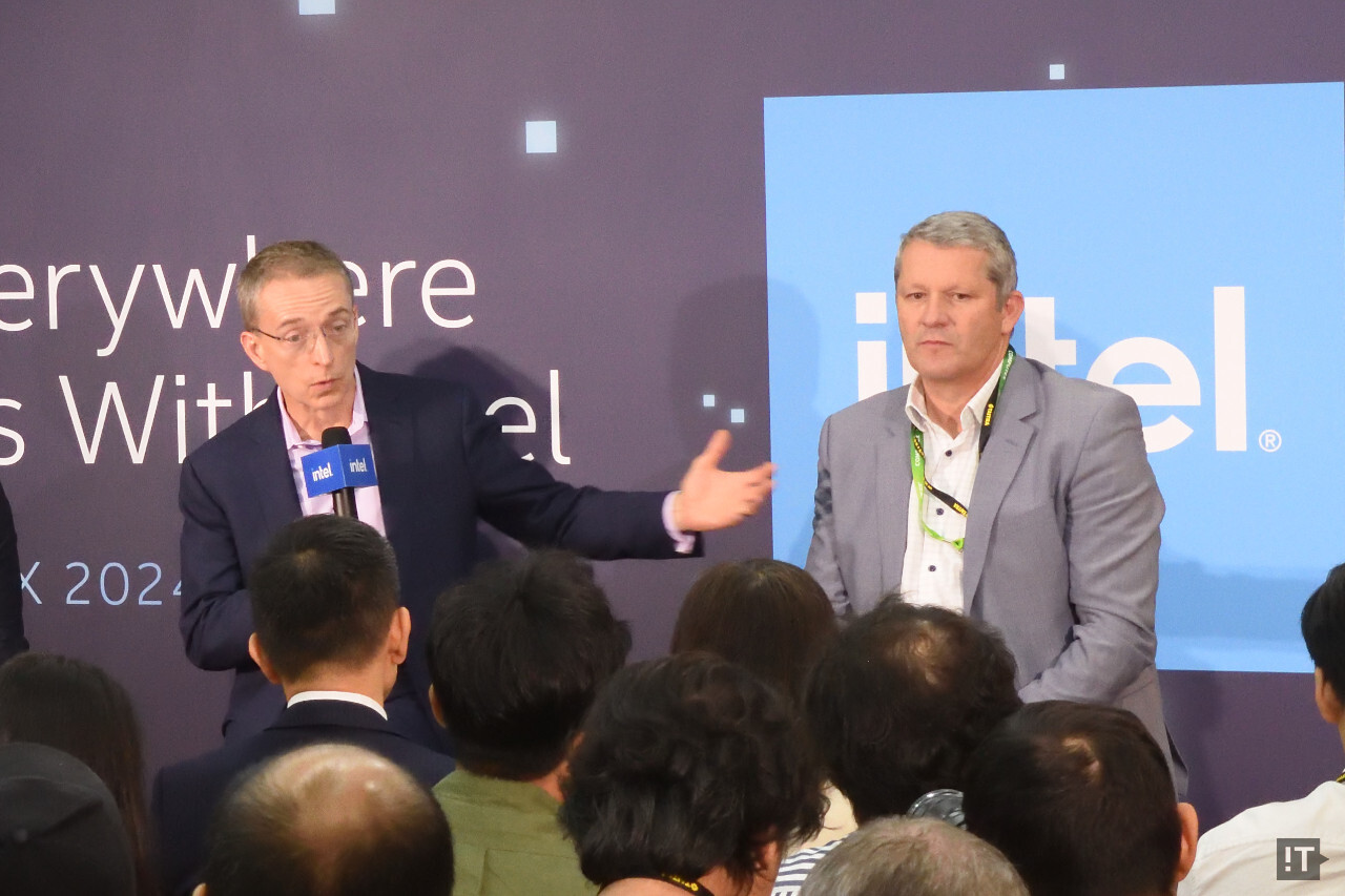 팻 겔싱어 인텔 CEO(좌)/ 타이베이=권용만 기자 