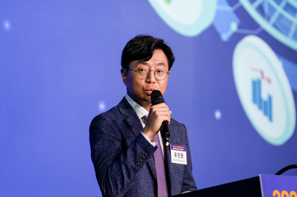 유진환 삼성자산운용 글로벌전략기획팀장이 19일 IT조선 주최 '2024 디지털금융포럼'에서 발표하는 모습 / IT조선 